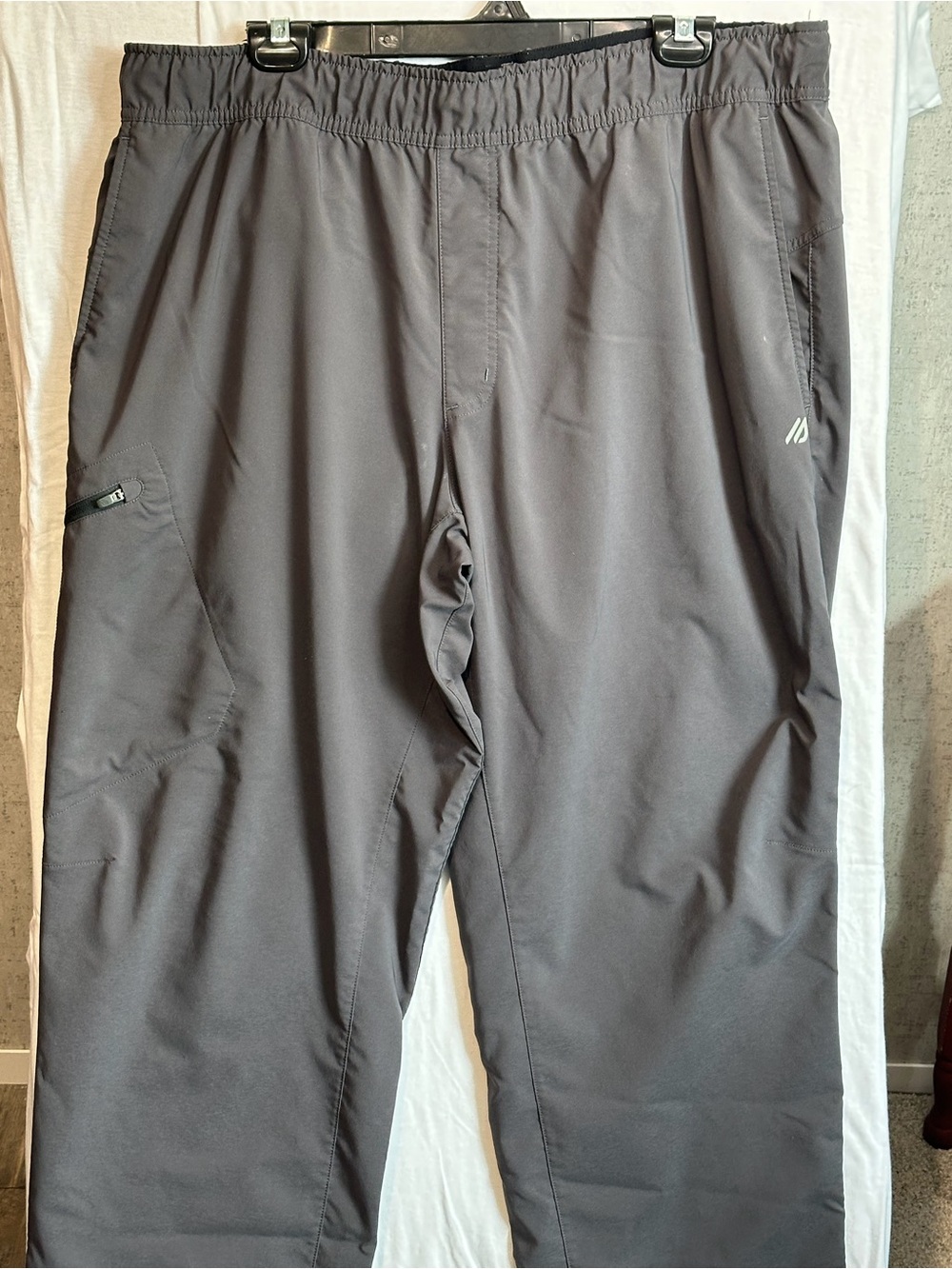 Eddie Bauer First Ascent Men XL Gray Hiking Pants Technical Trail Cargo Pants